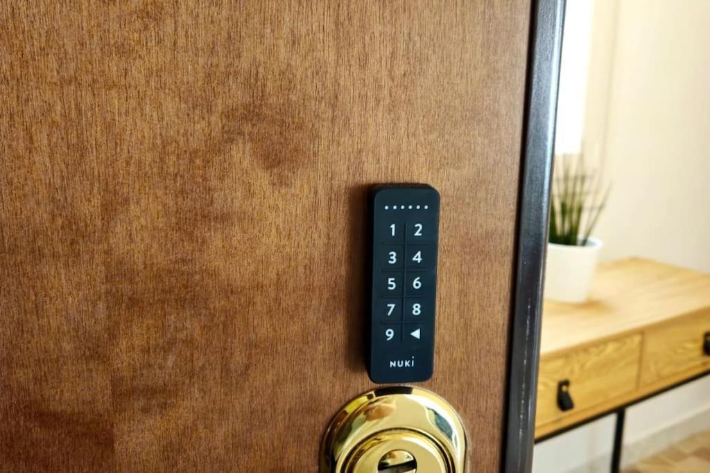 Apartamento Casakico Elegante 2-bdr Metro 10 Min Colosseo Roma