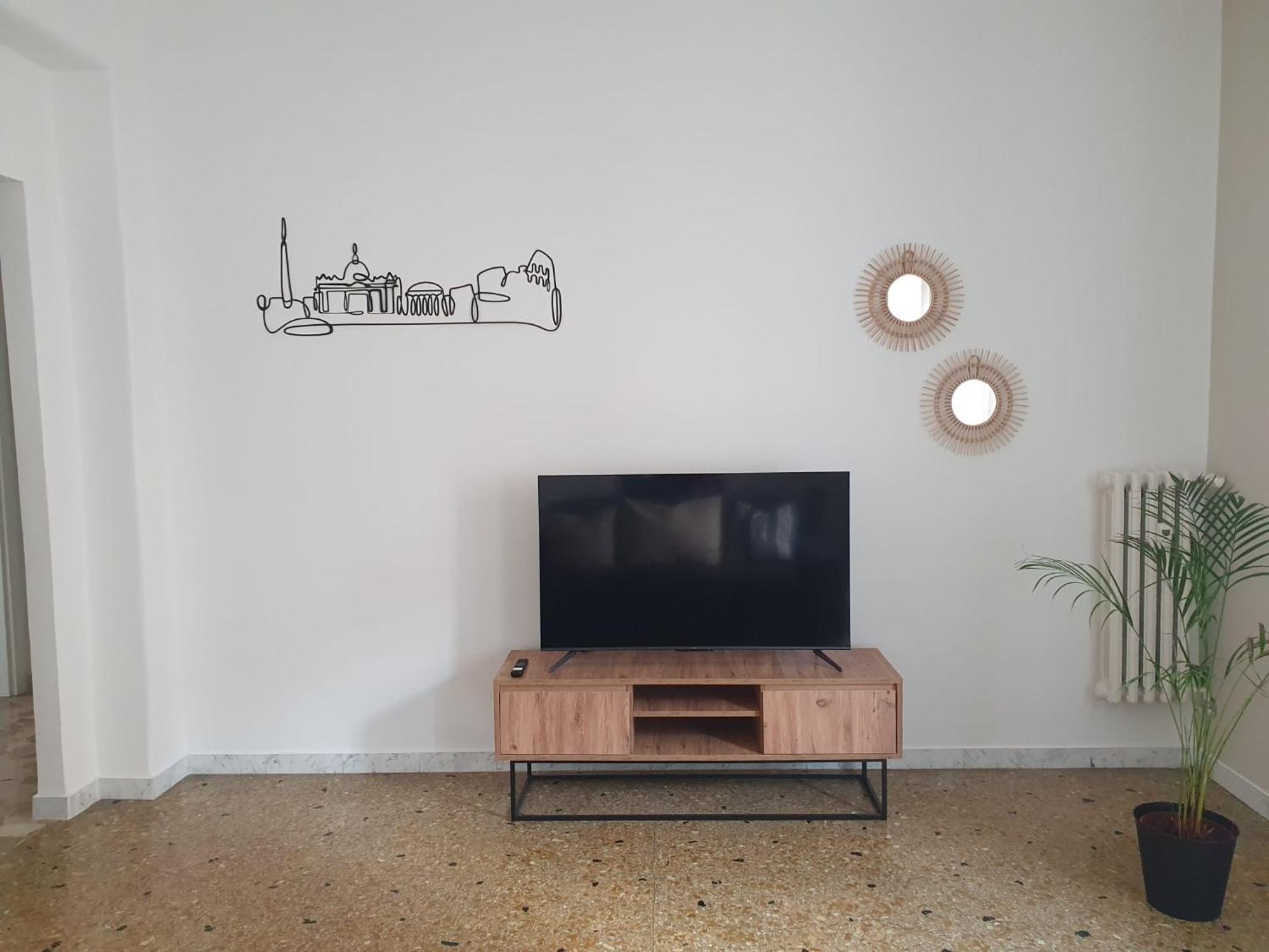 Casakico Elegante 2-bdr Metro 10 Min Colosseo Apartamento Roma